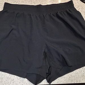 Men’s ALO shorts size medium